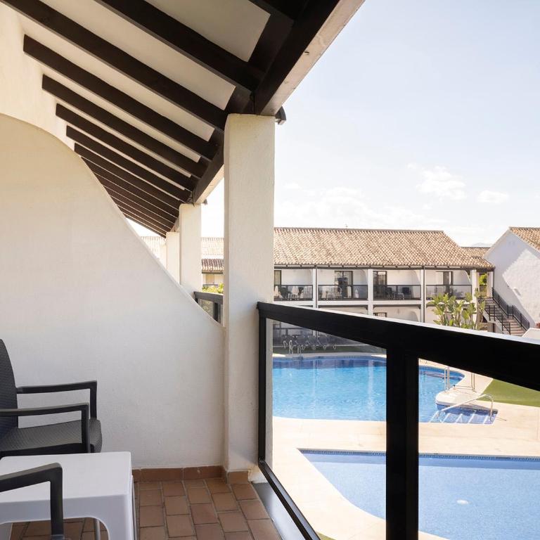 Ona Diana Park - Habitación Triple Superior con vistas a la piscina - 6