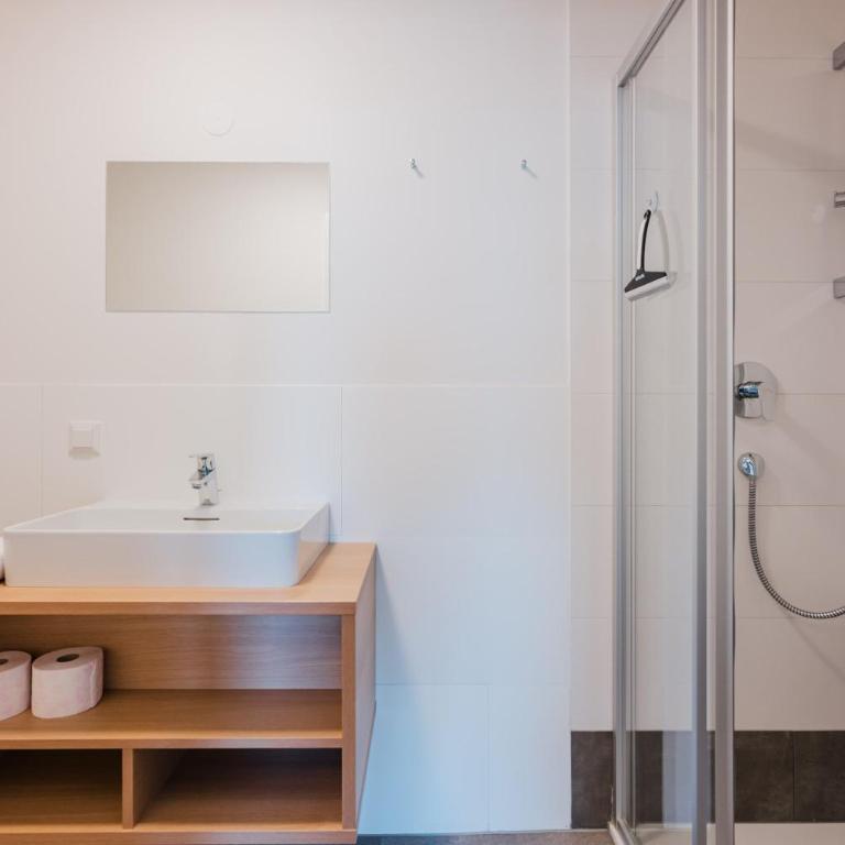 Ferienwohnung Frühstück Terrasse mit 2 Schlafzimmer - Apartment mit 2 Schlafzimmern und Balkon - 11