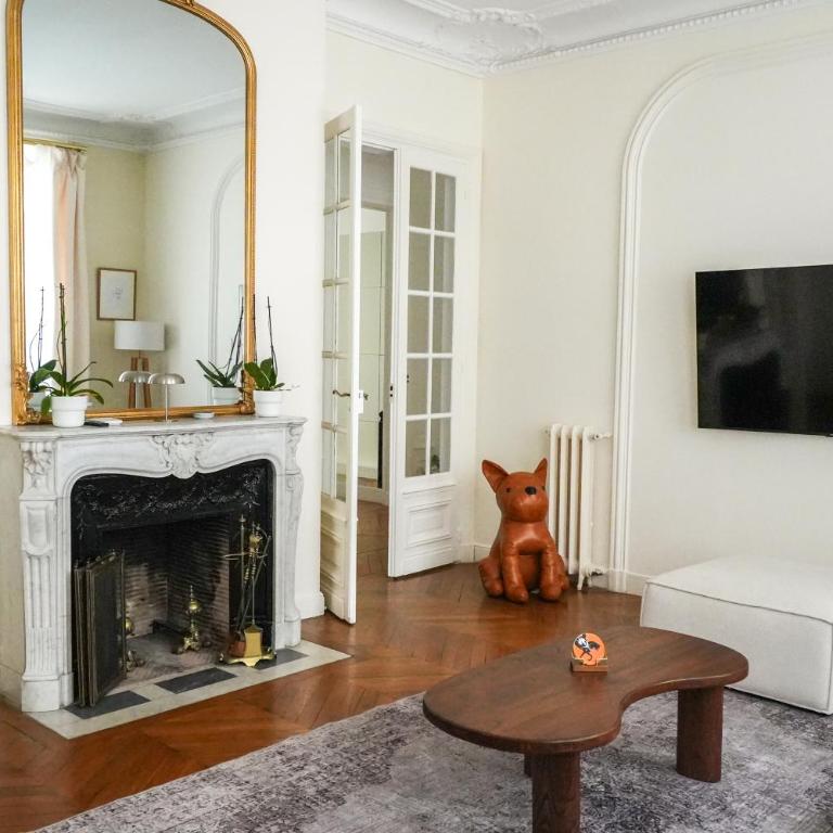 Prestige Eiffel Tower Haussmannien 3 Chambres - Three-Bedroom Apartment - 3