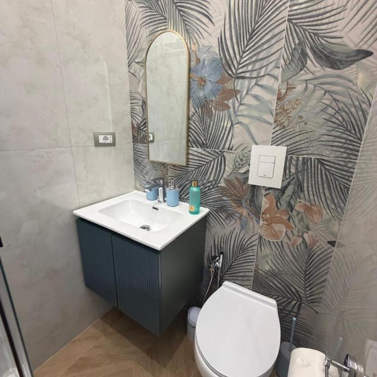 DOMUS LUIGI LEONE 2 - Camera Matrimoniale con Bagno Privato - 9