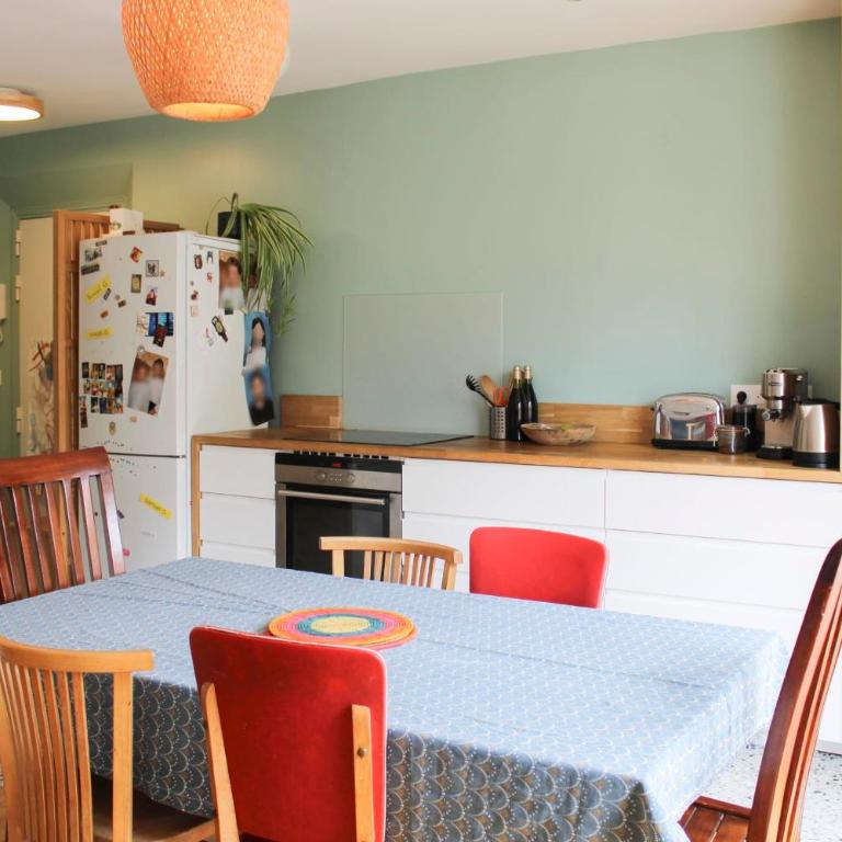 Grand appartement familial avec balcon et parking - Appartement - 7