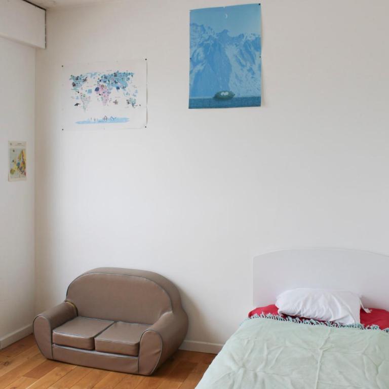 Grand appartement familial avec balcon et parking - Appartement - 17