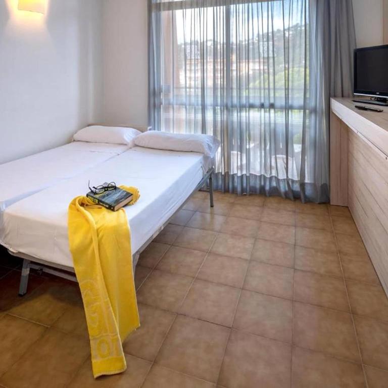Studio in Tossa de Mar near Beach & City Center - Apartment - 10