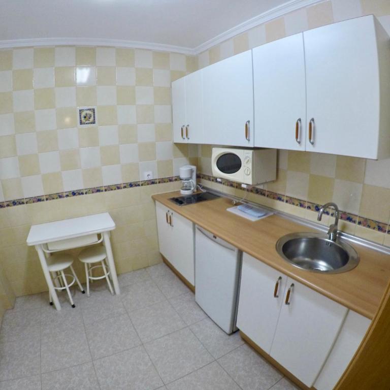 Apartamentos Niña de Oro - One-Bedroom Apartment with Balcony - 9