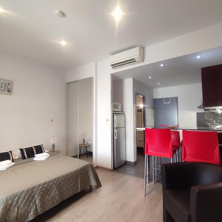 Studio de 25m2 - Extra centre - À 5 min à pied des plages - Commerces et restaurants sur place - Clim - Wifi - EXCEPTIONNEL - Studio Supérieur - 5
