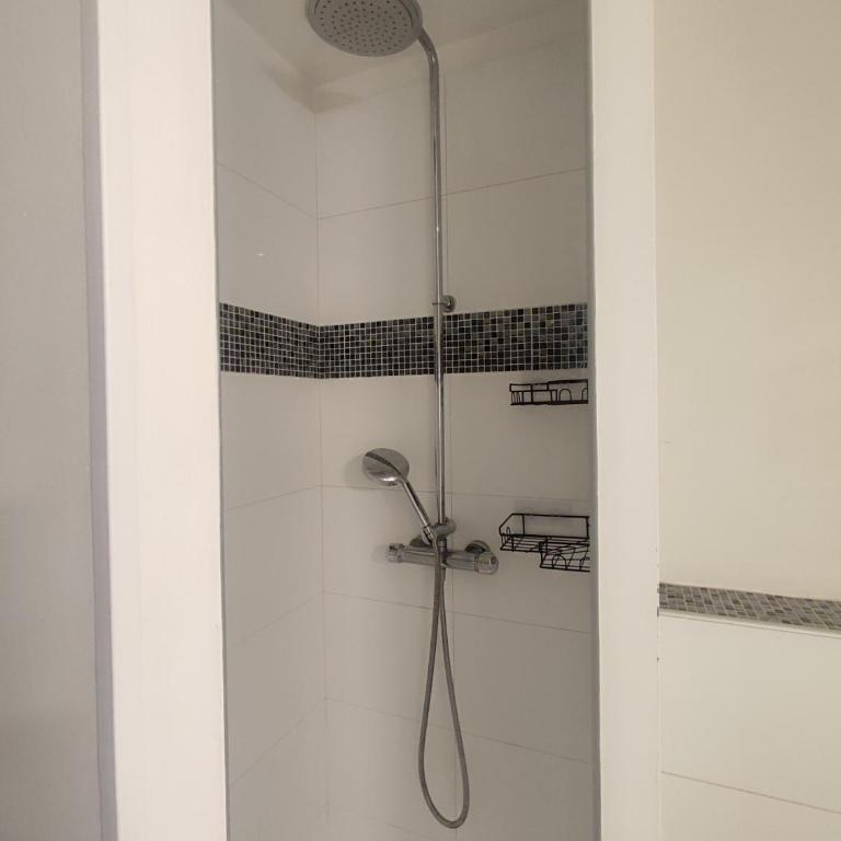 Studio de 25m2 - Extra centre - À 5 min à pied des plages - Commerces et restaurants sur place - Clim - Wifi - EXCEPTIONNEL - Studio Supérieur - 14