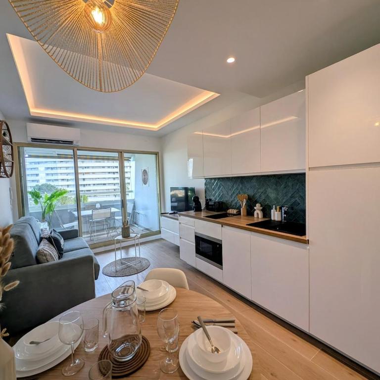 Magnifique appartement 2 pièces avec vue mer, plage à pied et parking - Appartement 1 Chambre - 28