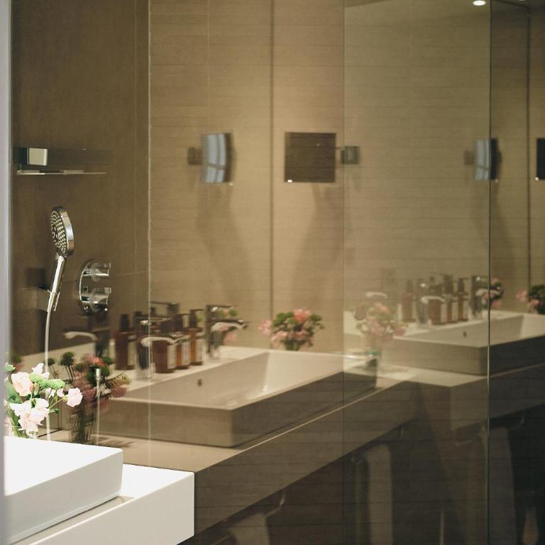 Hôtel des Voyageurs Boutique - Deluxe Doppel-/Zweibettzimmer - 7