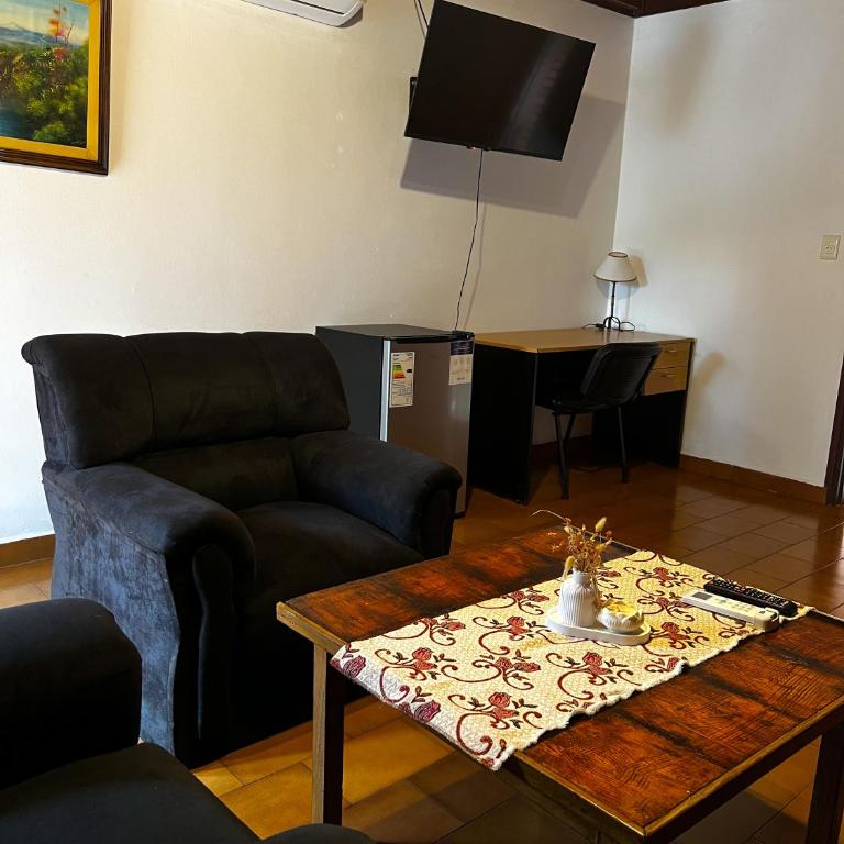 Hotel & Restaurant Las Brisas - King Suite with Balcony - 7