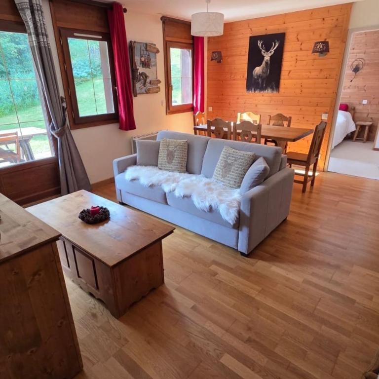 Appartement ski-inski-out terrasse et piscine - Appartement - 5
