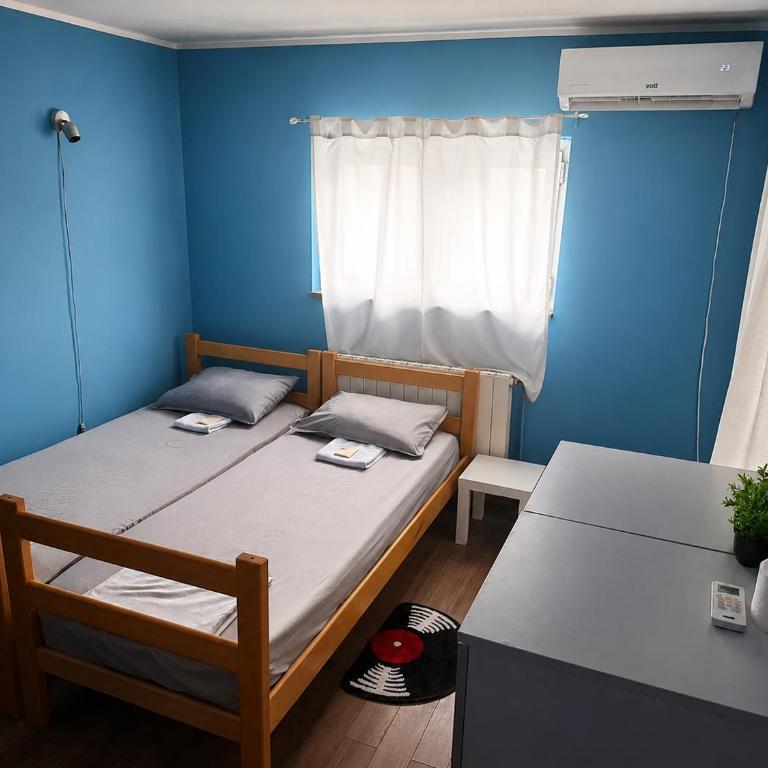 Hostel Bed&Coffee 360° - Chambre Double ou Lits Jumeaux avec Salle de Bains Commune - 4