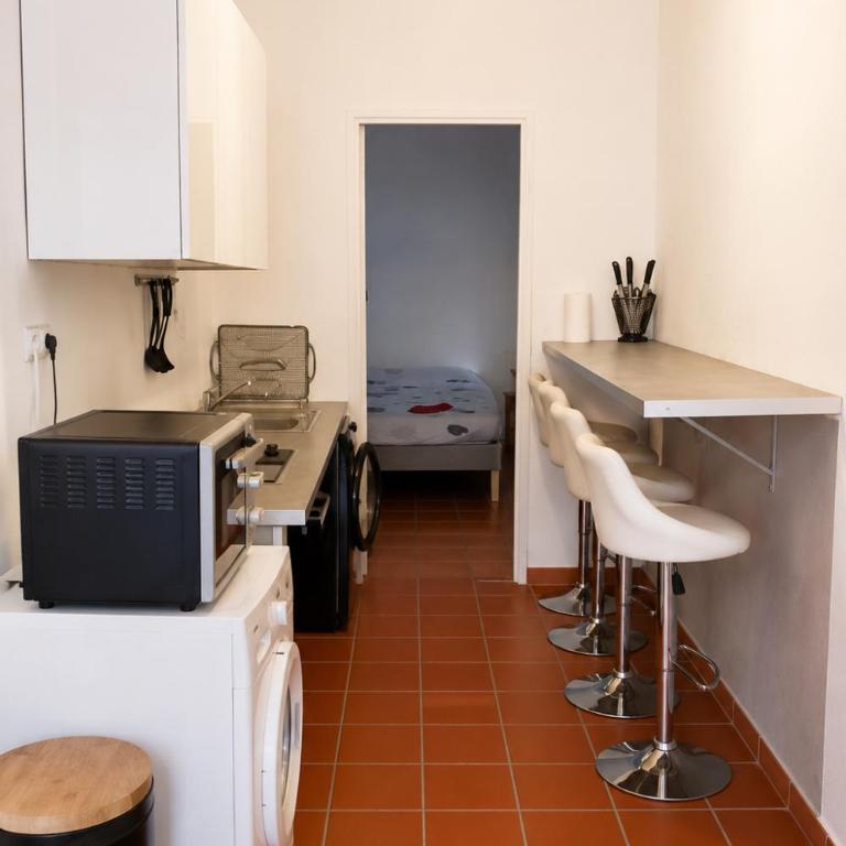 **** VERY CENTRAL Ajaccio 36 rue Fesch, cosy flat in city center pedestrian street, up to 4 people **** - Appartement - 5