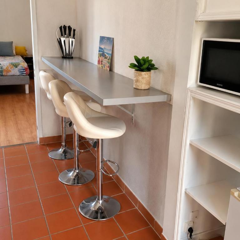 **** VERY CENTRAL Ajaccio 36 rue Fesch, cosy flat in city center pedestrian street, up to 4 people **** - Appartement - 19