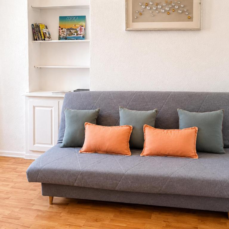 **** VERY CENTRAL Ajaccio 36 rue Fesch, cosy flat in city center pedestrian street, up to 4 people **** - Appartement - 25