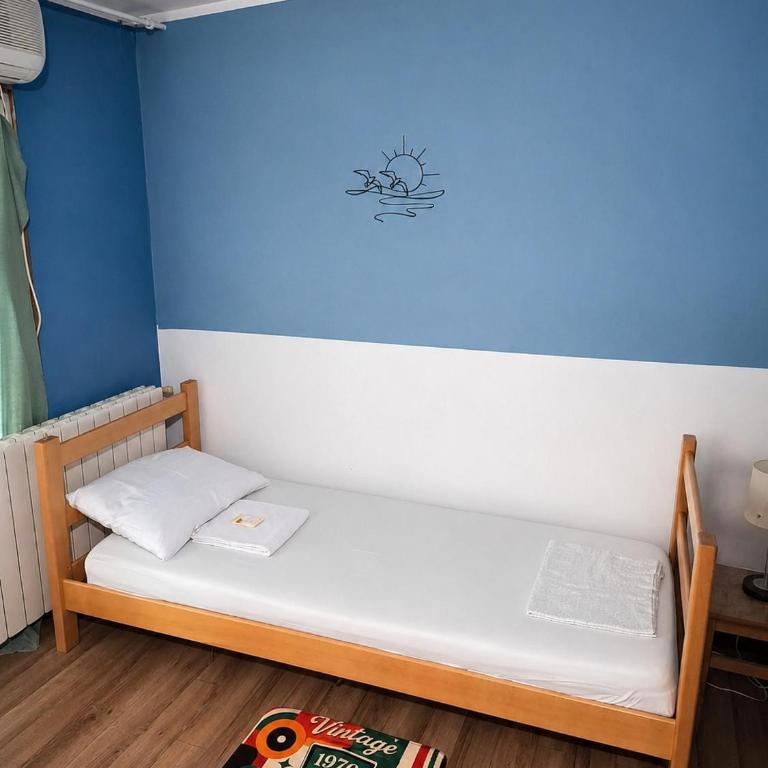 Hostel Bed&Coffee 360° - Chambre Double ou Lits Jumeaux avec Salle de Bains Commune - 9