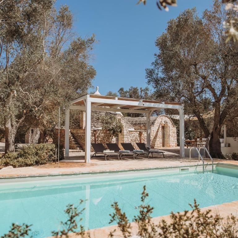 Trullo Serenità Charming Trullo with Private Pool in Apulië - Two-Bedroom House - 1