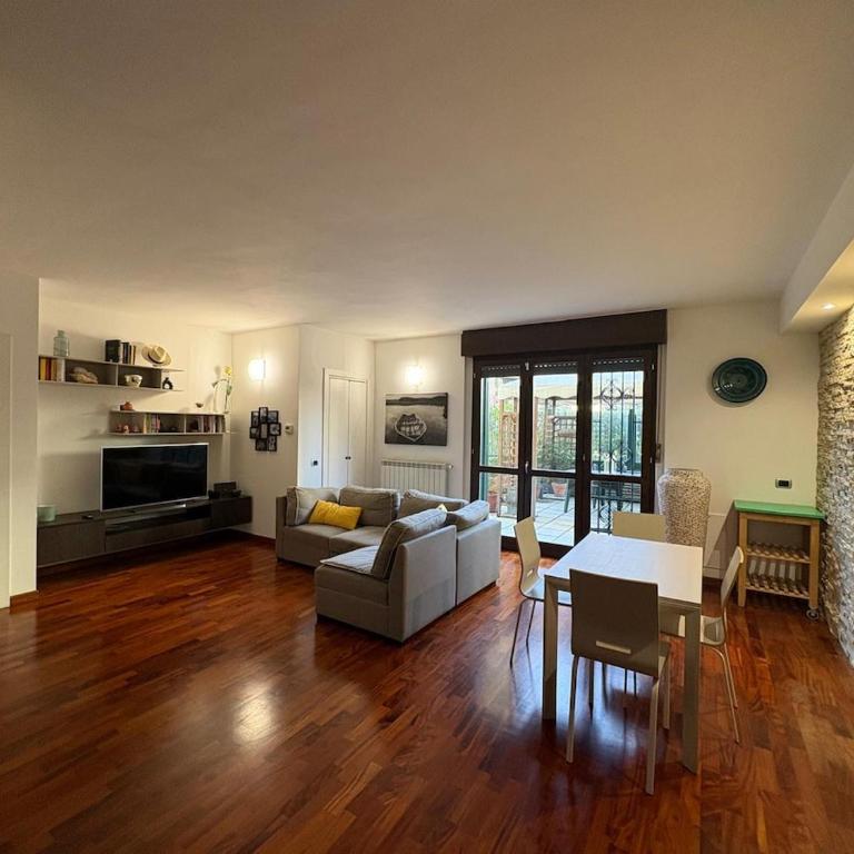 Splendido bilocale a 5min dalla metro M3 Affori - Appartamento con 2 Camere da Letto - 1