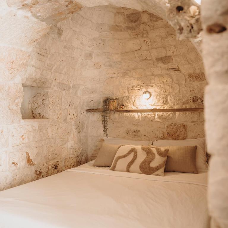 Trullo Serenità Charming Trullo with Private Pool in Apulië - Two-Bedroom House - 6