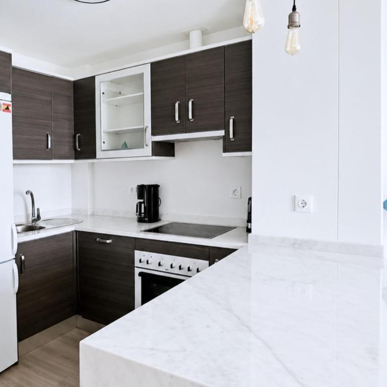 Cozy and quiet apartment with sea views - Two-Bedroom Apartment - 2