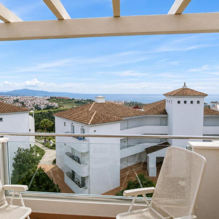 Cozy and quiet apartment with sea views - Two-Bedroom Apartment - 9
