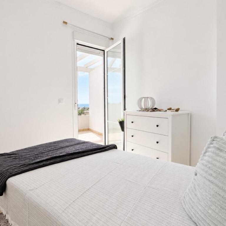 Cozy and quiet apartment with sea views - Two-Bedroom Apartment - 10