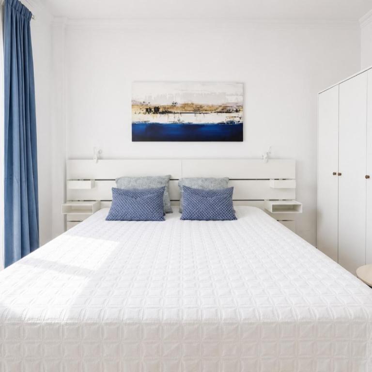 Cozy and quiet apartment with sea views - Two-Bedroom Apartment - 12