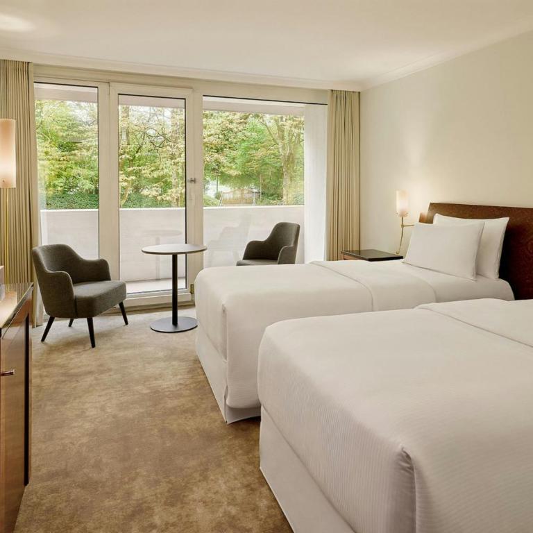 The Westin Grand Munich - Urban Garden Zweibettzimmer mit zwei Einzelbetten und Balkon - 5