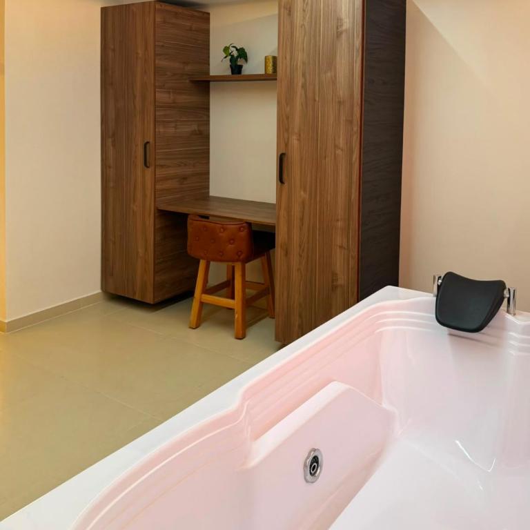 One Apartments Provenza - Suite with Spa Bath - 13
