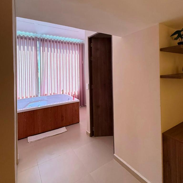 One Apartments Provenza - Queen Suite with Spa Bath - 5