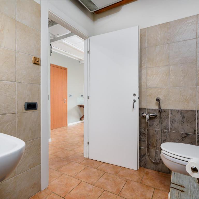Ca'Luna Guest House - Double or Twin Room with Garden View - 13