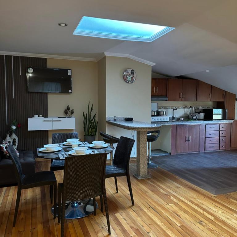 Departamento acogedor, excelente ubicación en Cuenca - Two-Bedroom Apartment - 6