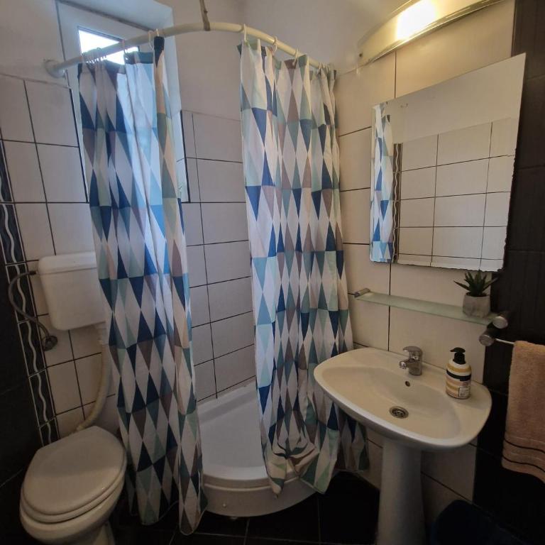 Urban Stay Balkanska - Chambre Triple Basique avec Salle de Bains Commune - 8