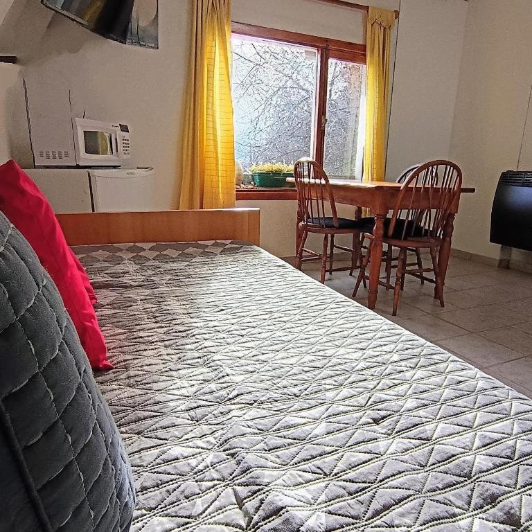 Cabaña Kuma Bariloche Barrio Melipal - Vacation Home - 8