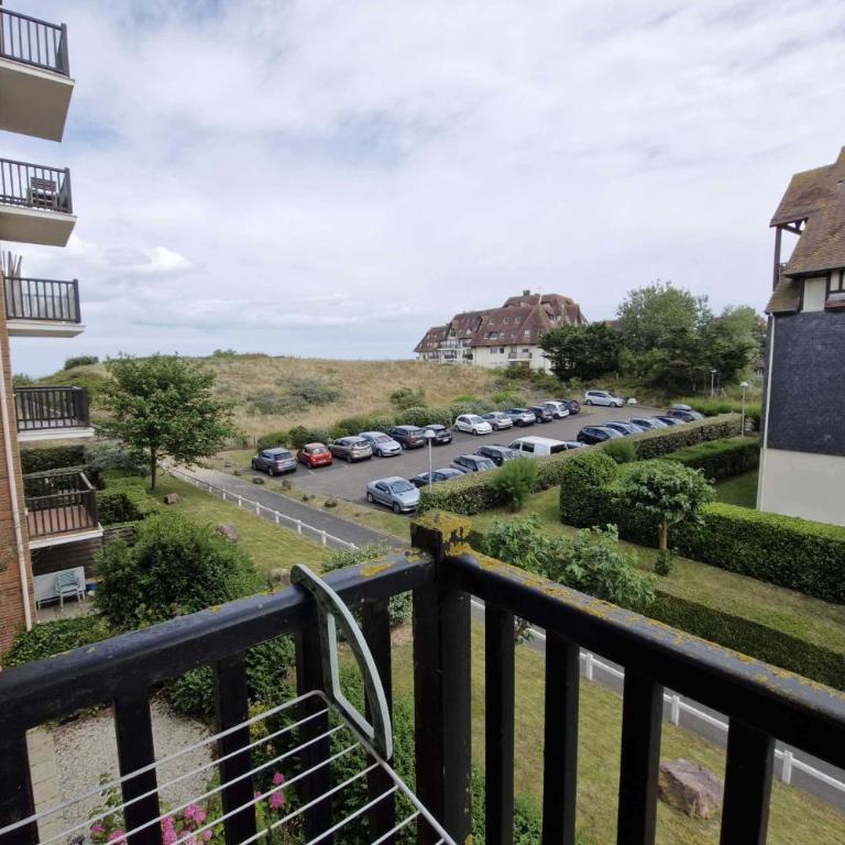 T2 avec un balcon à côté de la plage de Cabourg - Appartement - 9