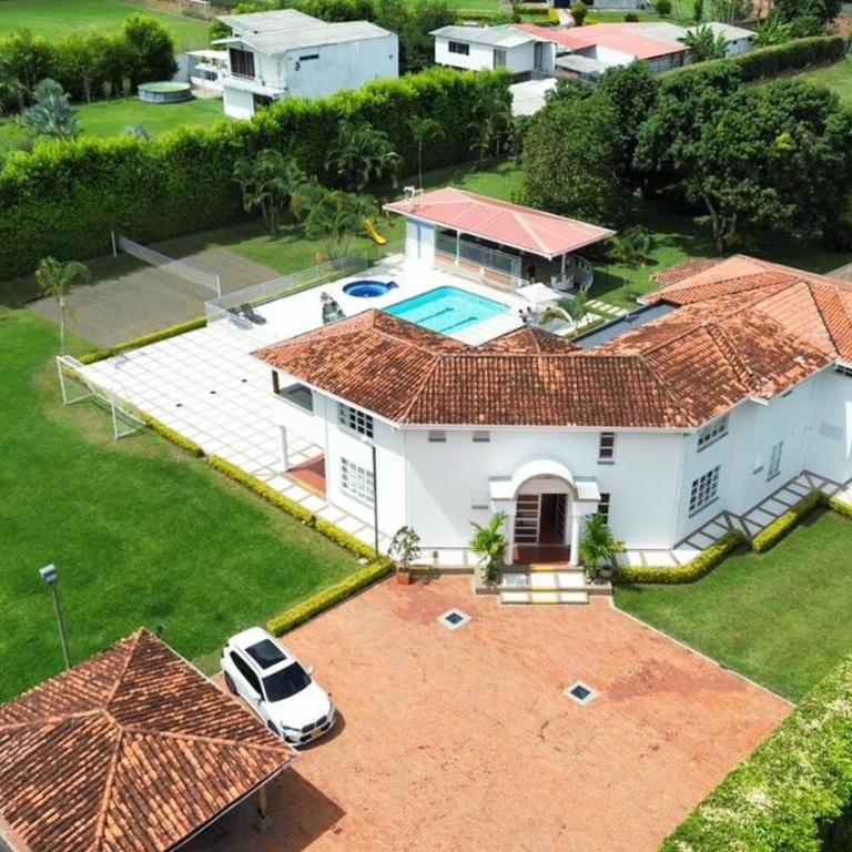 Casa Ideal para Eventos y Grupos - Futbol y Voley - Casa de 7 dormitorios - 5