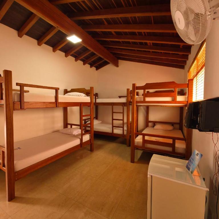 Hotel Monarca - Family Room with Balcony - 12