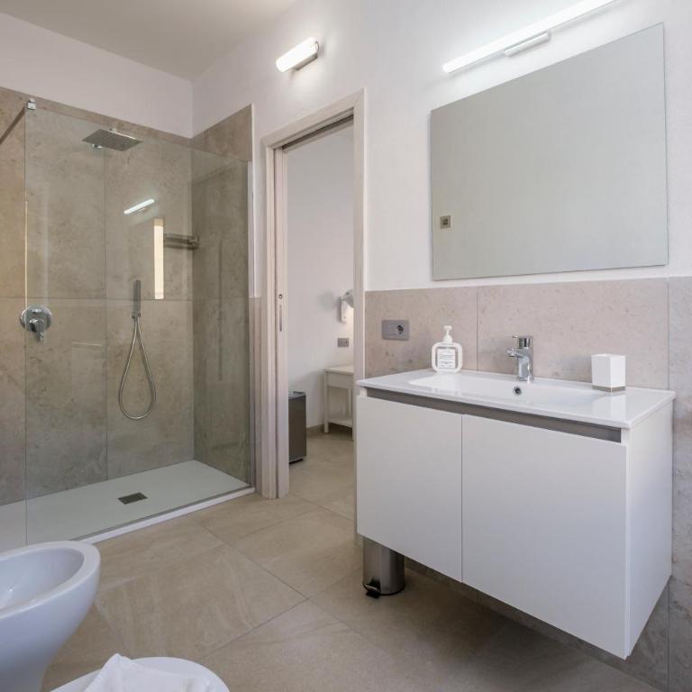 Taylor House - Your room in Olbia - Doppelzimmer mit eigenem Bad - 9