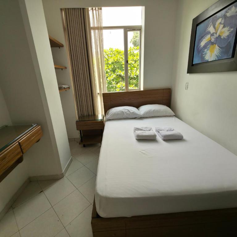 Hotel Monarca - Standard Double Room - 8