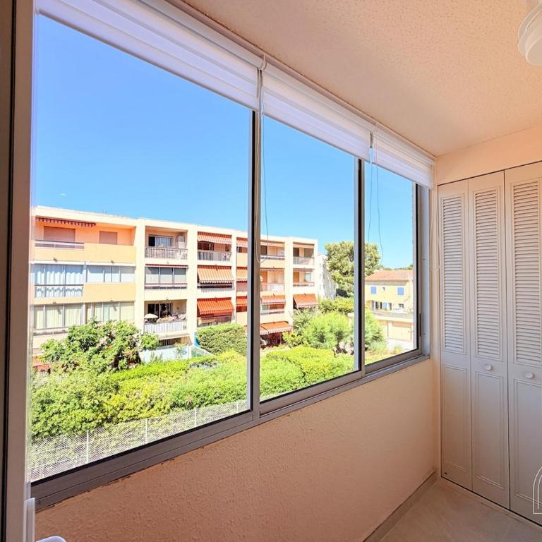 Magnifique T2 proche du centre de Sanary sur mer - Appartement 1 Chambre avec Balcon - 18