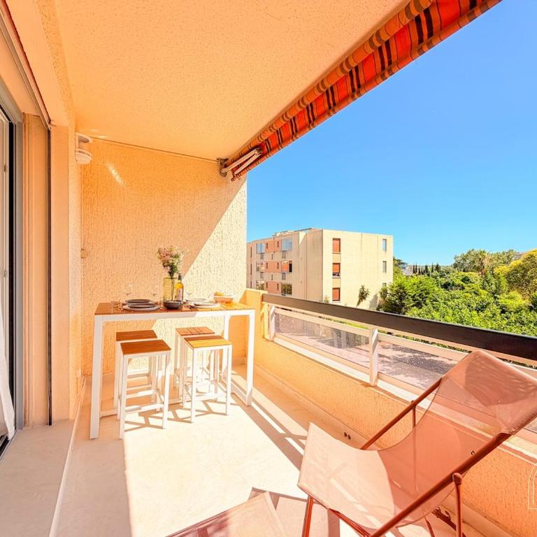 Magnifique T2 proche du centre de Sanary sur mer - Appartement 1 Chambre avec Balcon - 26