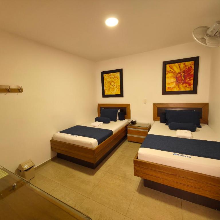 Hotel Monarca - Twin Room - 2