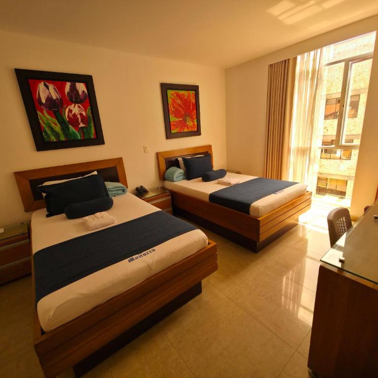 Hotel Monarca - Twin Room with View - 1