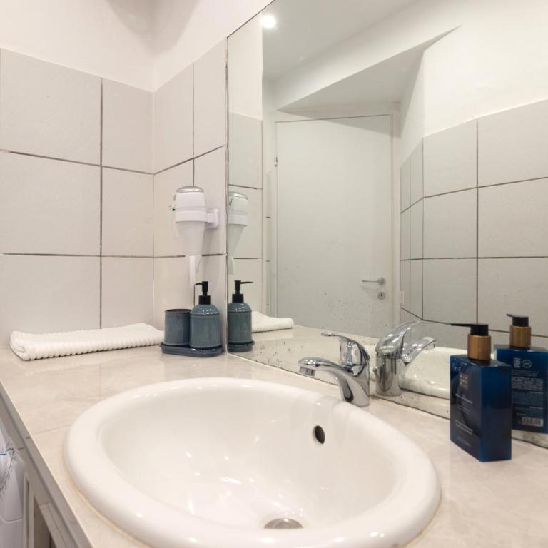 Lovely cozy Studio apartment on La Spezia most loved historic staircase In centro e a 6 minuti dalla stazione - One-Bedroom Apartment - 18
