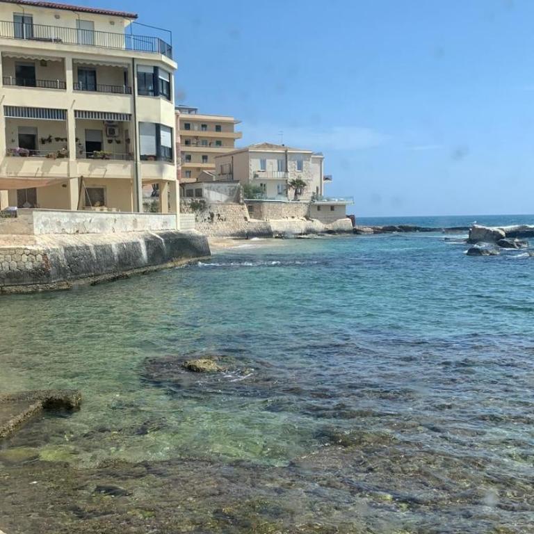 Vespro 1 Apartment - near the Greek theater - Three-Bedroom Apartment with Balcony - 38