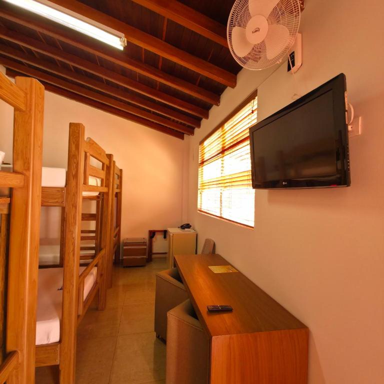 Hotel Monarca - Family Room - 3