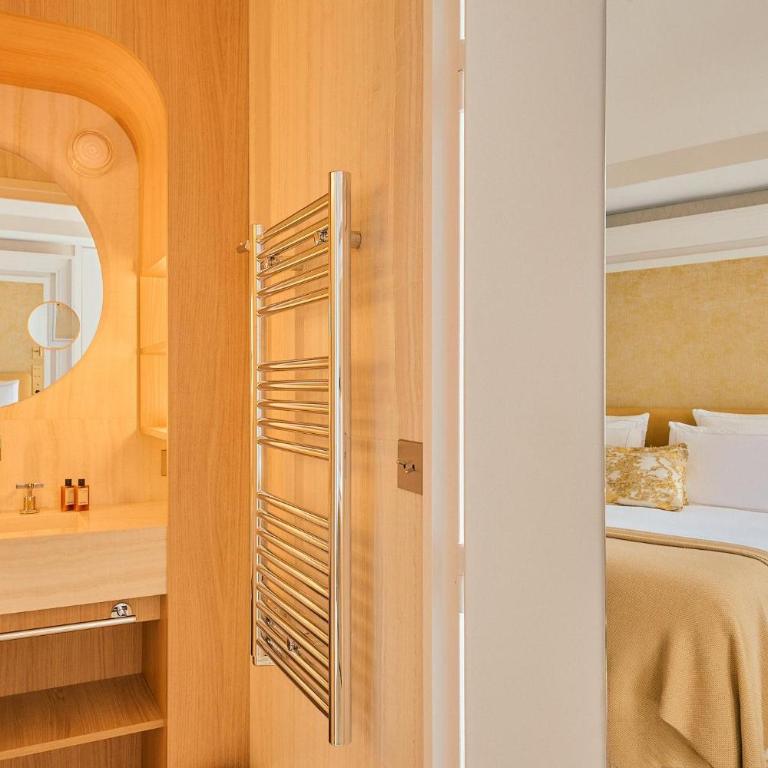 Hôtel Madison - Chambre Privilège - Côté Cour - 2