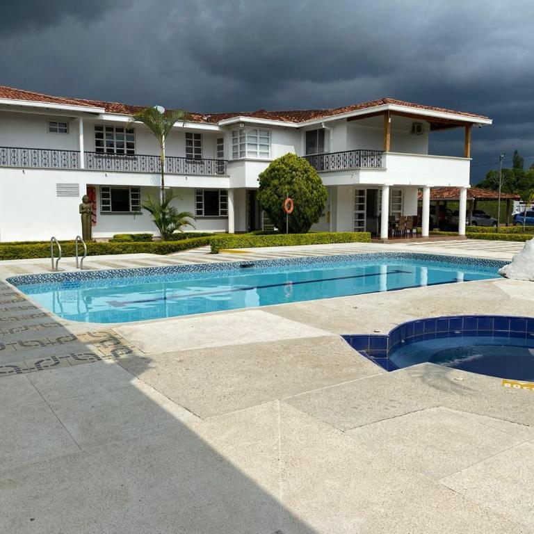 Casa Ideal para Eventos y Grupos - Futbol y Voley - Casa de 7 dormitorios - 2