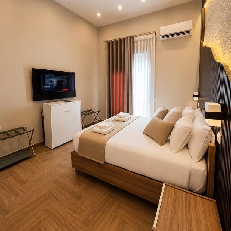 Casanova Naples central Boutique Apartment for 6 Guest - One-Bedroom Apartment - 4