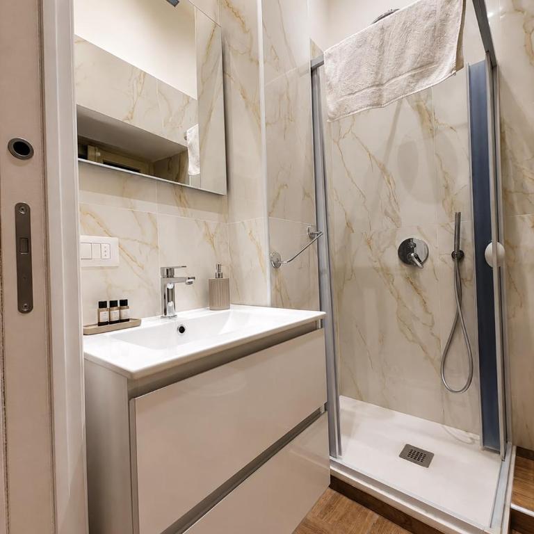 Casanova Naples central Boutique Apartment for 6 Guest - One-Bedroom Apartment - 7