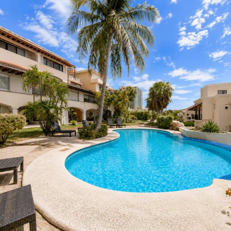 4 Bedroom Villa 3 Pools in Hotel Zone - Casa - 1